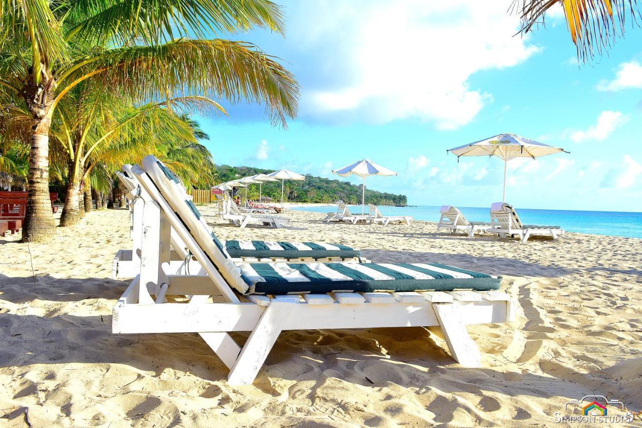 Arenas Beach Hotel Corn Island Exterior photo