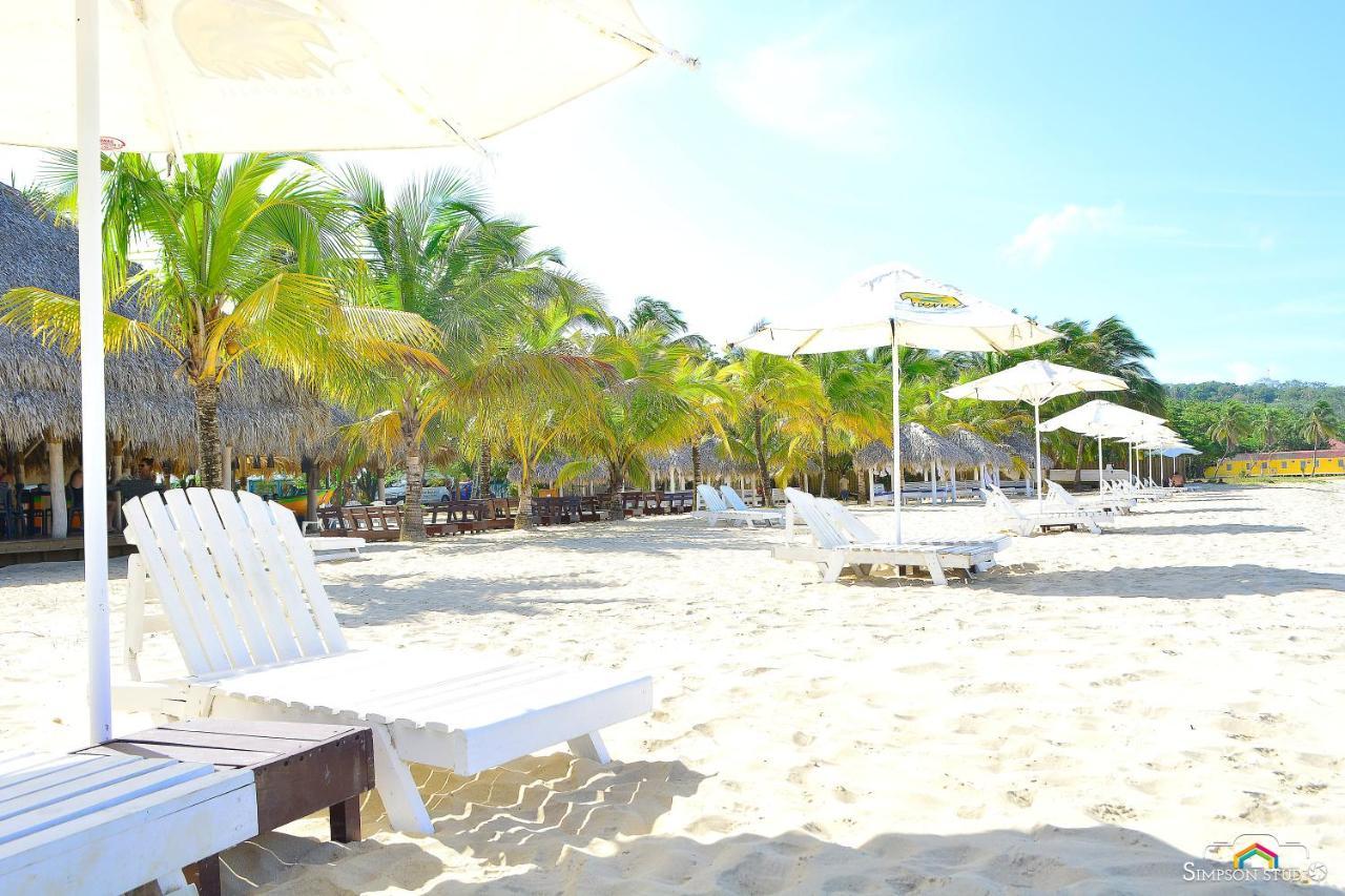 Arenas Beach Hotel Corn Island Exterior photo